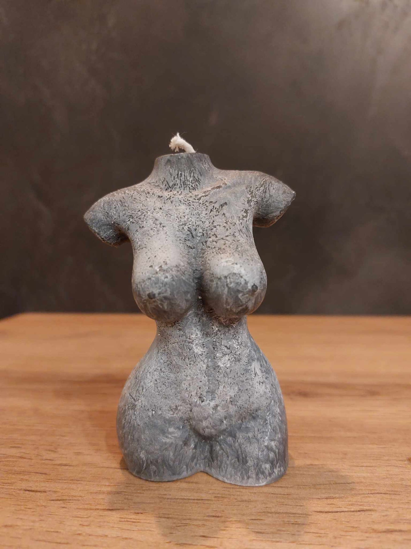 Natūralaus vaško žvakė MOTERIS