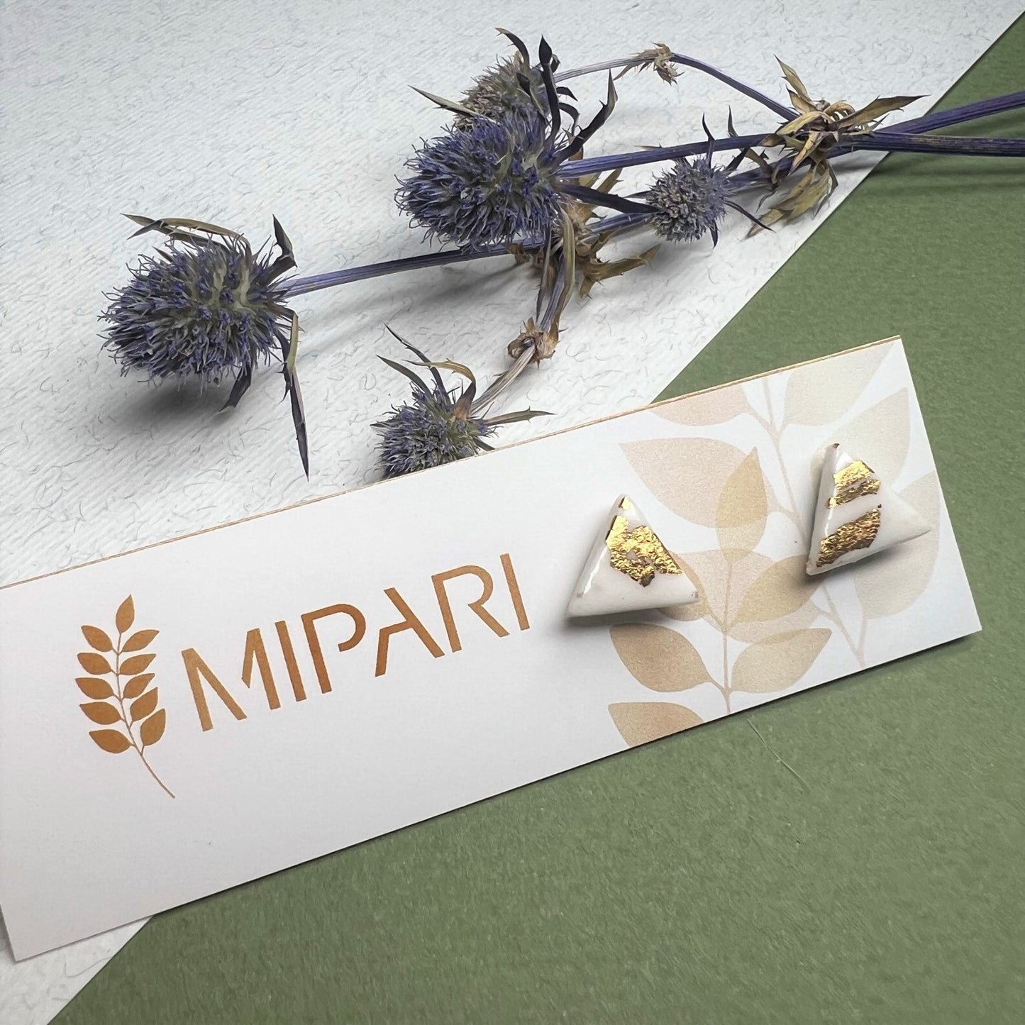 Mini auskarai TRIKAMPIS